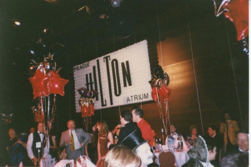 logo convention Hilton